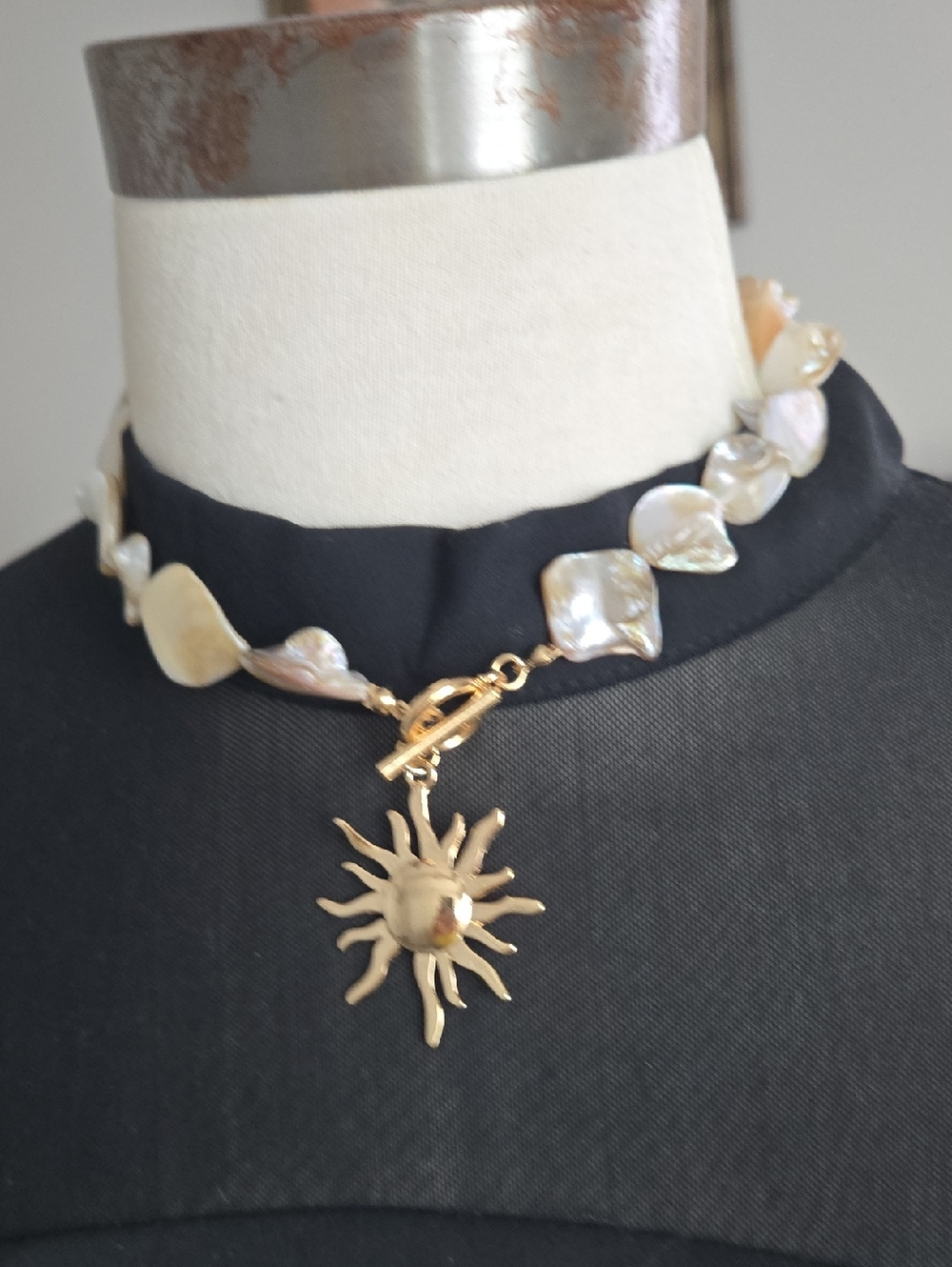 Gold Sun Charm Pearl Choker Necklace - Cream Pearl & Gold